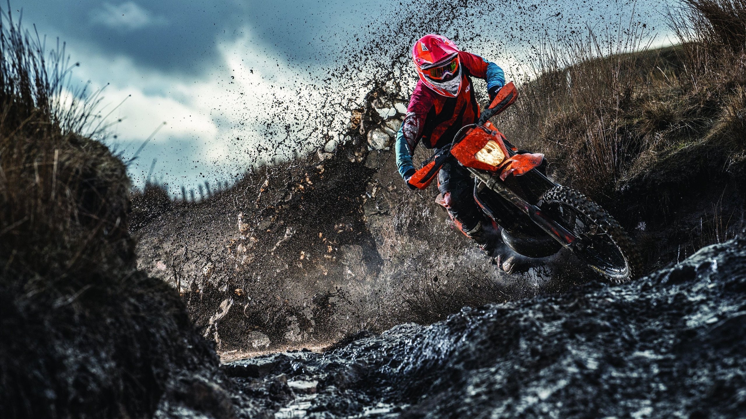 “飞盘对抗:三叉湖赛场上的精准投掷与飞翔竞技”