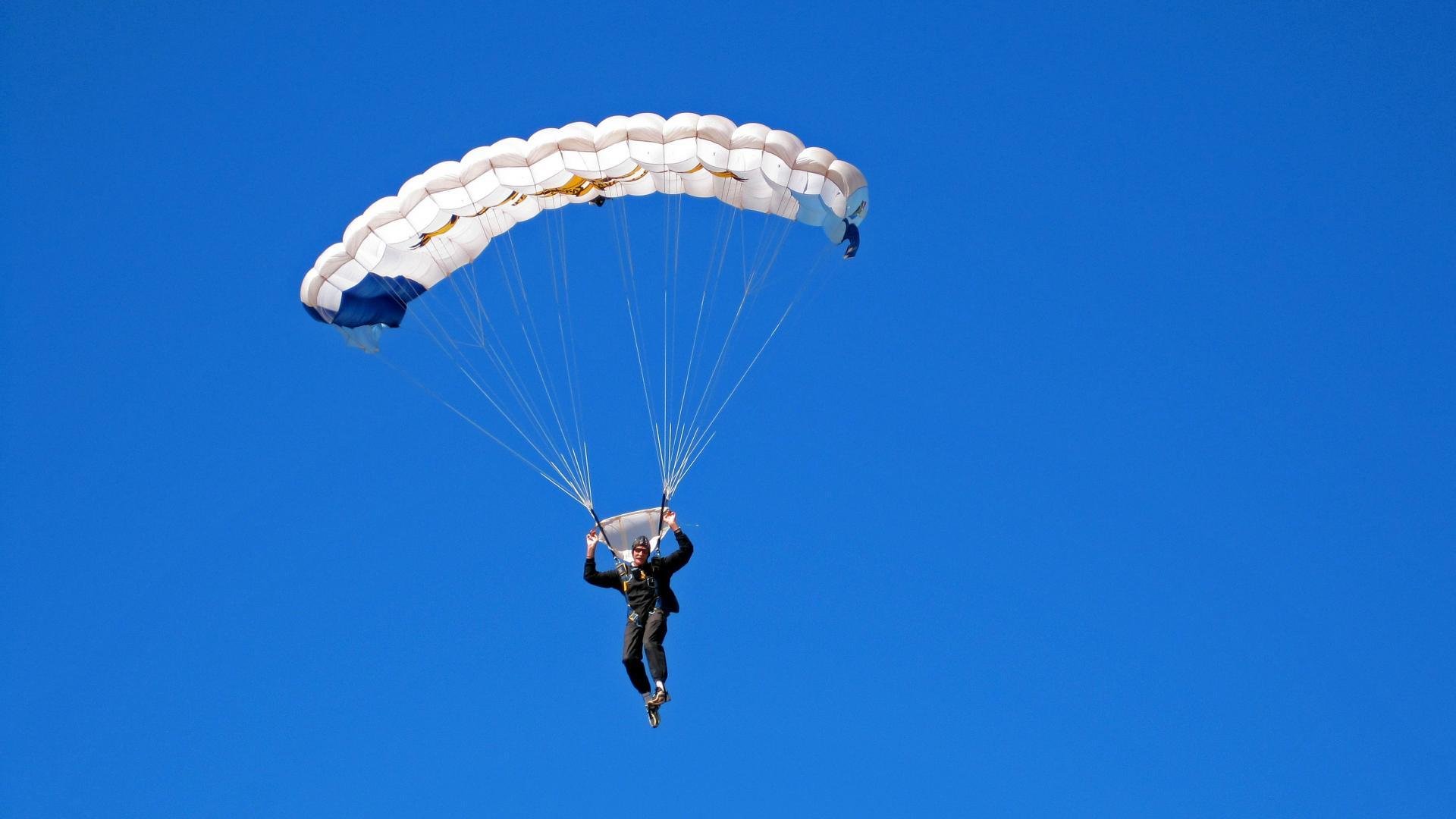法国男篮在世界杯中不敌美国,获得亚军